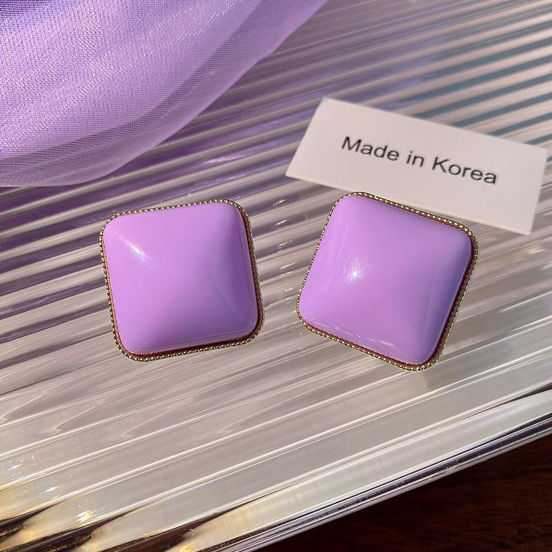 periwinkle blue silver needle earrings women s simple geometric resin stud earrings niche temperament super fairy ear jewelry
periwinkle blue silver needle earrings women s simple geometric resin stud earrings niche temperament super fairy ear jewelry