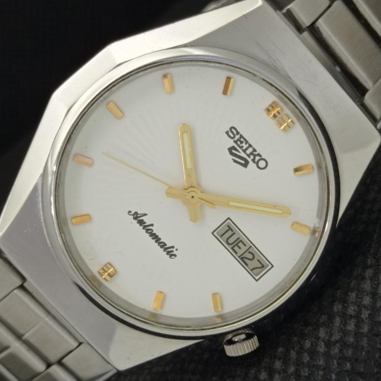 USED VINTAGE SEIKO 5 AUTO 7009A JAPAN MENS D/D WHITE WATCH 608b-a315221-9 SKU608b-a315221
USED VINTAGE SEIKO 5 AUTO 7009A JAPAN MENS D/D WHITE WATCH 608b-a315221-9 SKU608b-a315221