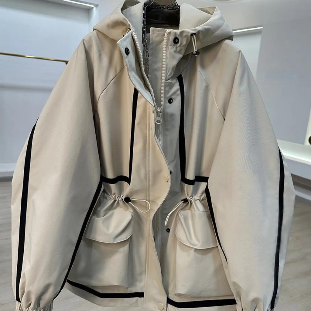 Европейские товары Контрастная куртка с ленточной вышивкой Женская Весенне-осенняя Повседневная Свободная Приталенная Короткий Тренч 3XL
Европейские товары Контрастная куртка с ленточной вышивкой Женская Весенне-осенняя Повседневная Свободная Приталенная Короткий Тренч 3XL