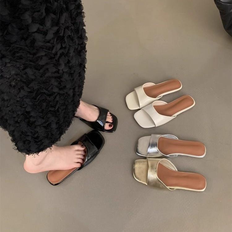 Flat bottom one-word slippers silver cool slippers women s summer wear beach slippers women s shoes 40
Flat bottom one-word slippers silver cool slippers women s summer wear beach slippers women s shoes 40