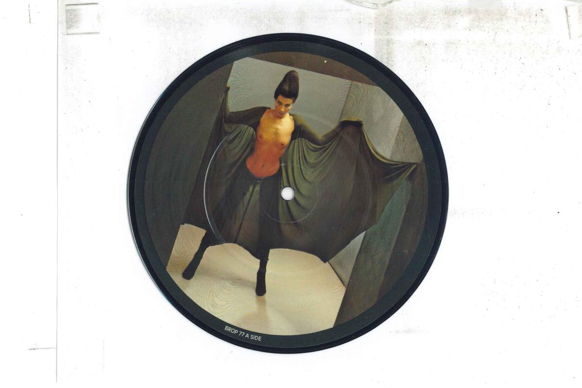 7inch Record MANFRED MANNS EARTH BAND Dont Kill It Carol Blinded By Th BROP77 BRONZE 1979 UK Rock Used
7inch Record MANFRED MANNS EARTH BAND Dont Kill It Carol Blinded By Th BROP77 BRONZE 1979 UK Rock Used