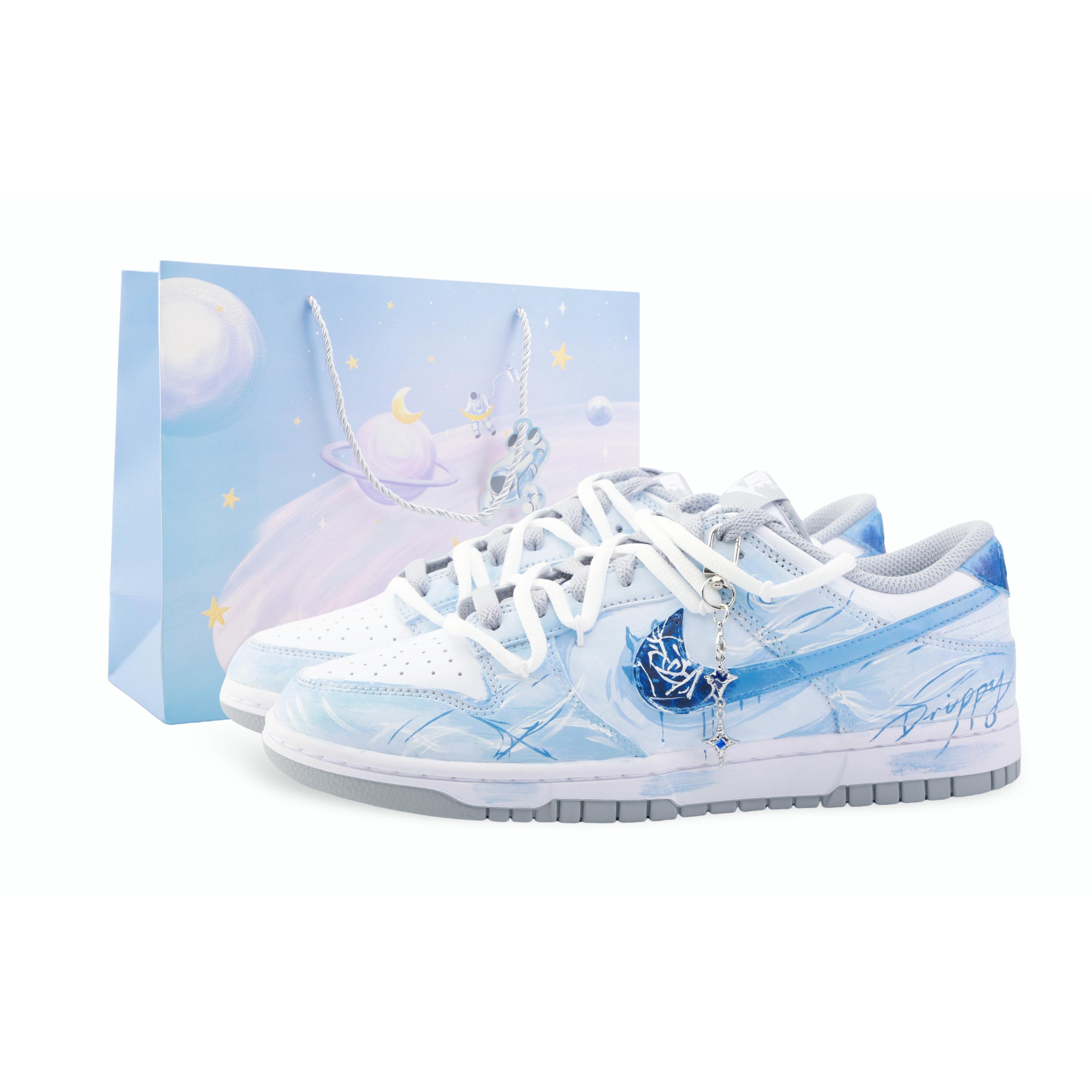 Nike Dunk Drippy Frosted Rose Abrasion Resistant Low top Skateboard Shoes Unisex Blue White HF5441-105(Team889-) 45
Nike Dunk Drippy Frosted Rose Abrasion Resistant Low top Skateboard Shoes Unisex Blue White HF5441-105(Team889-) 45