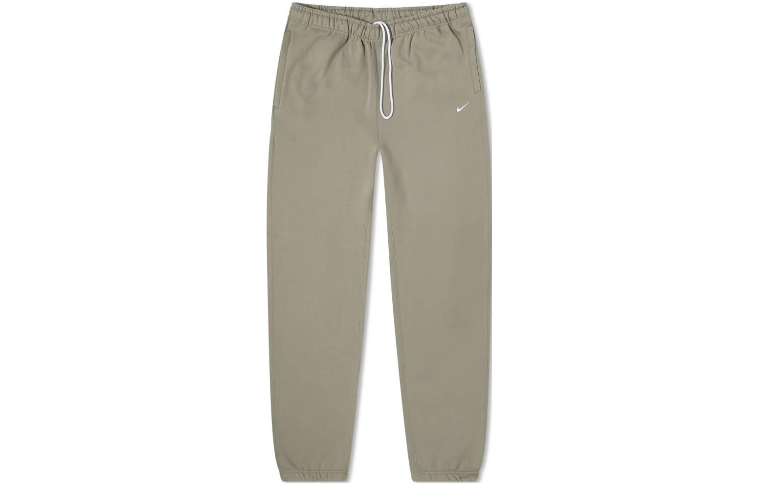 Nike Knitted Sweatpants Men s Carbon Gray Moderate Cuffed Pants CW5460-320 XL
Nike Knitted Sweatpants Men s Carbon Gray Moderate Cuffed Pants CW5460-320 XL