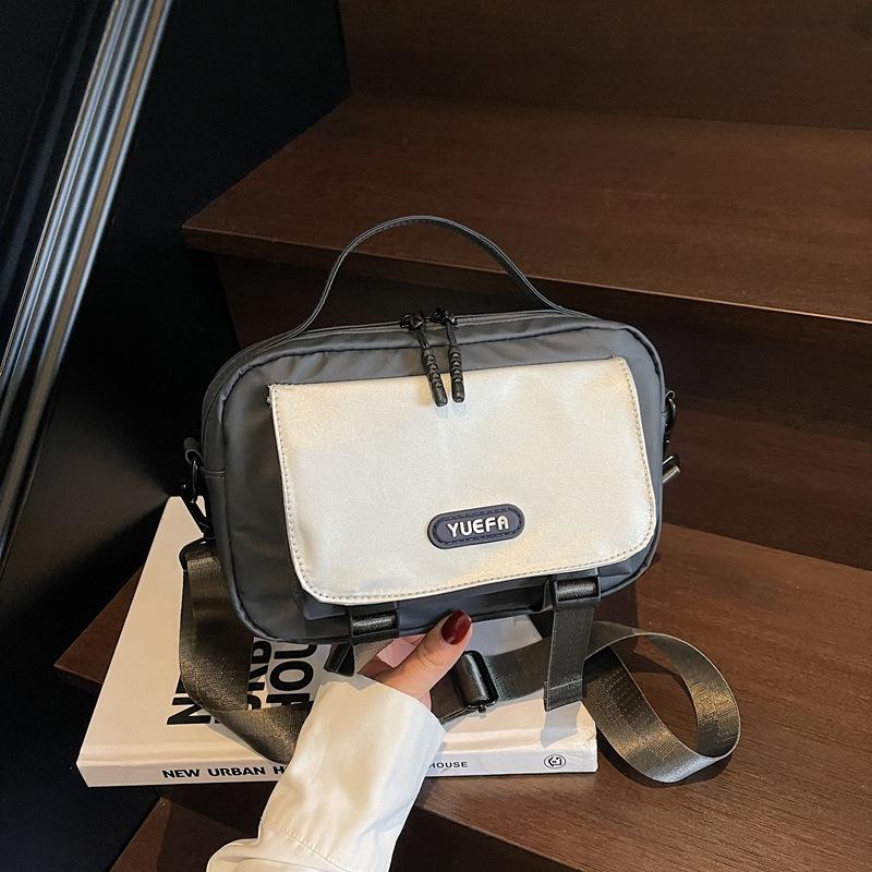 Single shoulder messenger bag large capacity small square bag neutral wind messenger bag unisex mobile phone bag tide серебряный
Single shoulder messenger bag large capacity small square bag neutral wind messenger bag unisex mobile phone bag tide серебряный