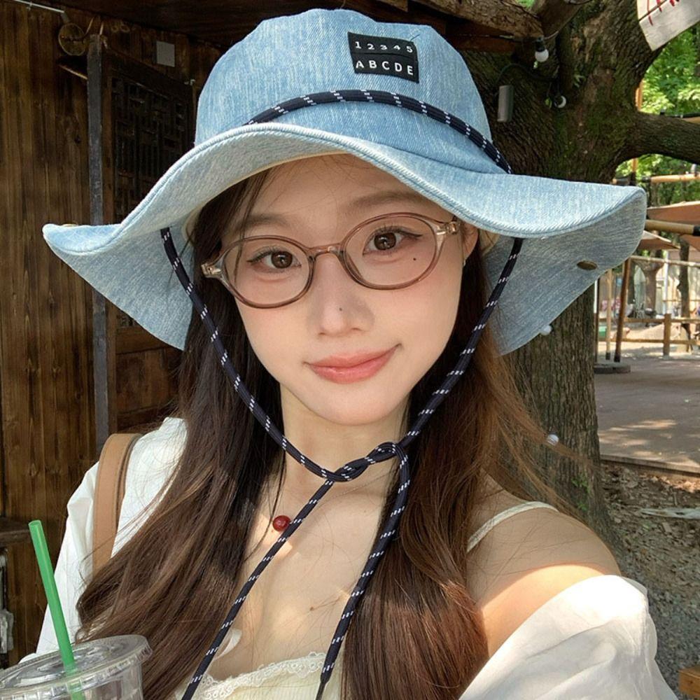 Wide-Brimmed Denim Bucket Hat Lightweight Sun Protection Basin Cap Western Cowboy Hat Women темно-синього кольору
Wide-Brimmed Denim Bucket Hat Lightweight Sun Protection Basin Cap Western Cowboy Hat Women темно-синього кольору