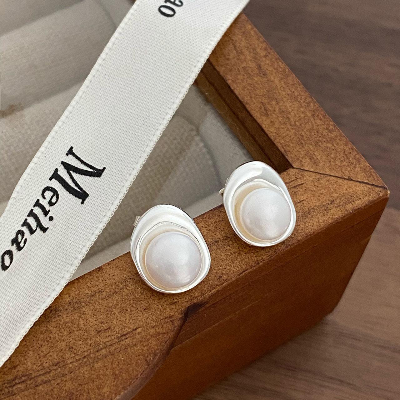 Korean 925 Sterling Silver Pearl Geometric Shaped Stud Earrings for Women S925 Wedding Party Jewelry Gift Aretes De Mujer серебряный
Korean 925 Sterling Silver Pearl Geometric Shaped Stud Earrings for Women S925 Wedding Party Jewelry Gift Aretes De Mujer серебряный