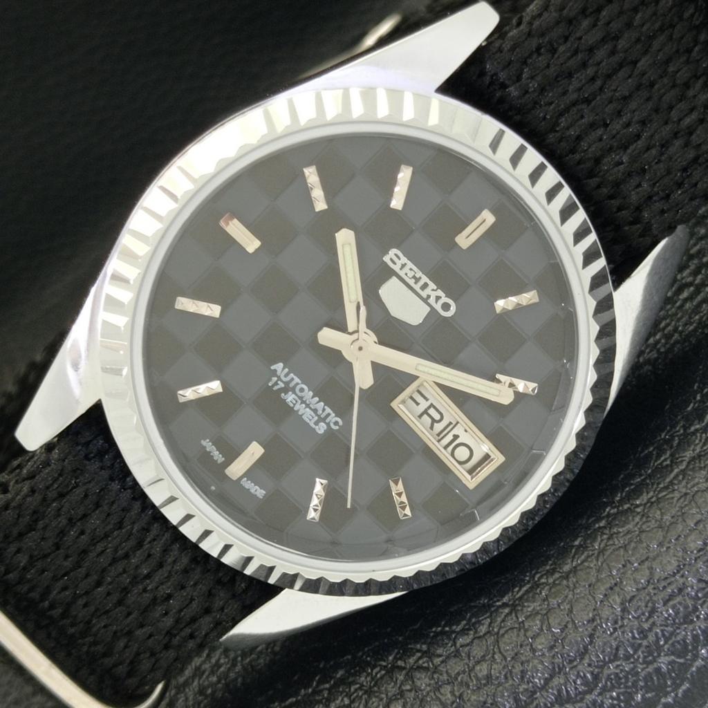 ВІДНОВЛЕНИЙ ЧОЛОВІЧИЙ ГОДИННИК SEIKO 5 AUTOMATIC, ВИРОБЛЕНО В ЯПОНІЇ, ЧОРНИЙ ЦИФЕРБЛАТ, ВИГОТОВЛЕНО НА ЗАМОВЛЕННЯ a440012-2 QV90-a440012
ВІДНОВЛЕНИЙ ЧОЛОВІЧИЙ ГОДИННИК SEIKO 5 AUTOMATIC, ВИРОБЛЕНО В ЯПОНІЇ, ЧОРНИЙ ЦИФЕРБЛАТ, ВИГОТОВЛЕНО НА ЗАМОВЛЕННЯ a440012-2 QV90-a440012