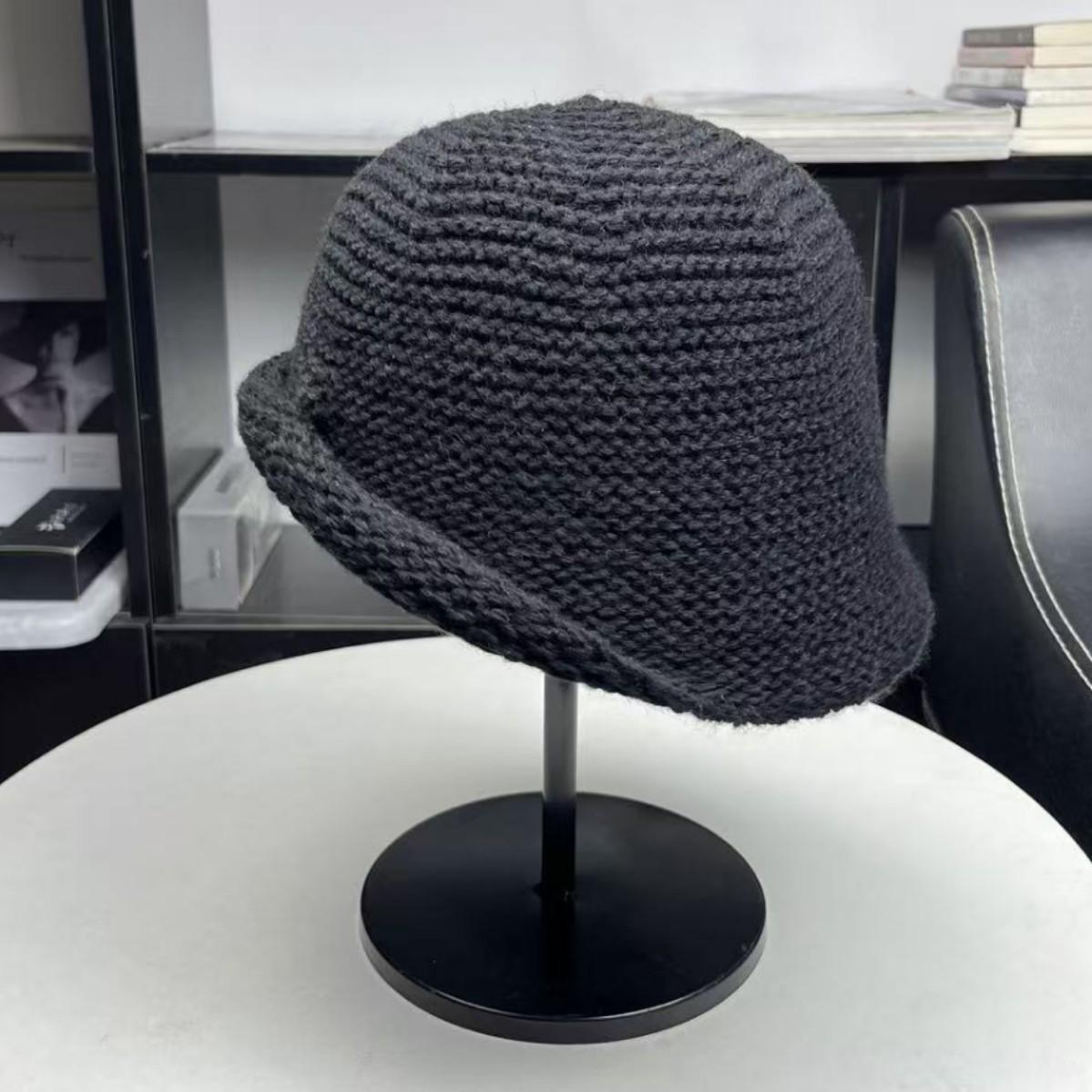 Retro crimped knitted fisherman s hat children s autumn and winter warm versatile washbasin hat wool hat M(55-58cm) чорний
Retro crimped knitted fisherman s hat children s autumn and winter warm versatile washbasin hat wool hat M(55-58cm) чорний