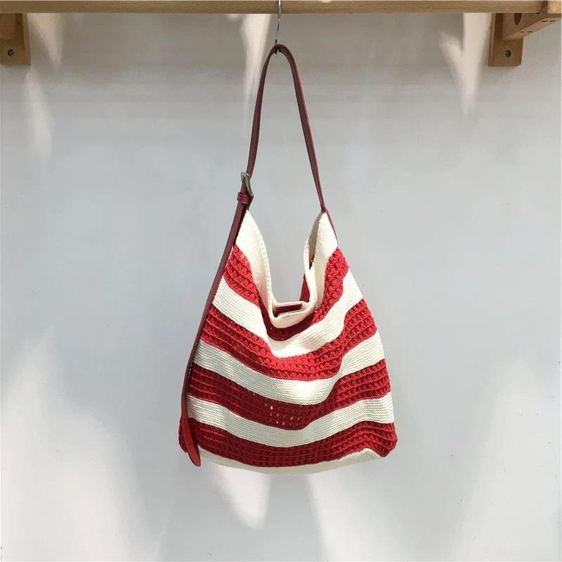 Women s tote bag niche design casual contrasting color individuality spring simple fashion portable shoulder bag
Women s tote bag niche design casual contrasting color individuality spring simple fashion portable shoulder bag
