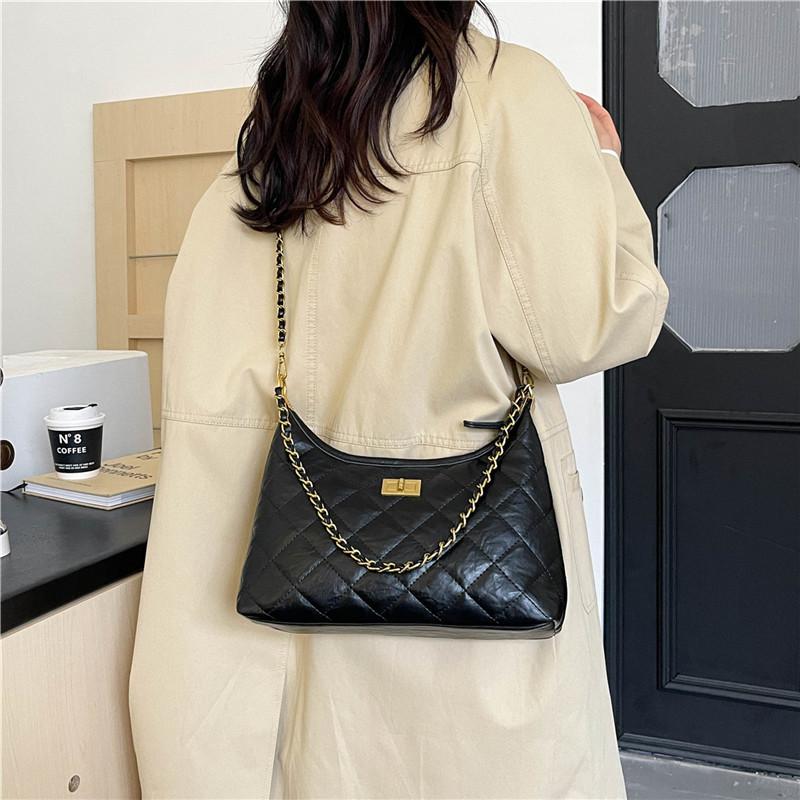 Solid color rhombus chain underarm bag women s 2025 autumn new trendy textured shoulder bag casual commuter messenger bag Small красный
Solid color rhombus chain underarm bag women s 2025 autumn new trendy textured shoulder bag casual commuter messenger bag Small красный