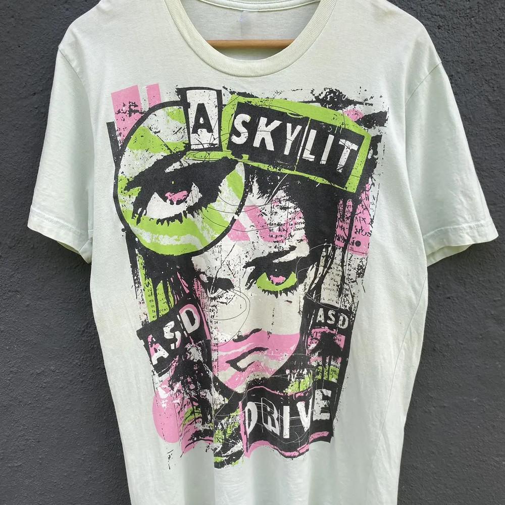 A Skylit Drive American posthardcore Band tshirt SEG_463 Unisex T-Shirt L
A Skylit Drive American posthardcore Band tshirt SEG_463 Unisex T-Shirt L
