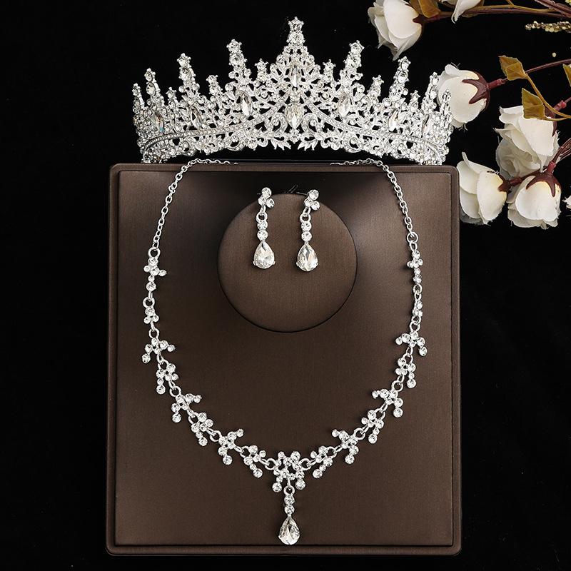 DIEZI Baroque Bridal Rhinestone Crown Tiara For Women Girls Wedding Princess Queen Crystal Tiaras Necklace Earrings Jewelry Sets срібні білого кольору
DIEZI Baroque Bridal Rhinestone Crown Tiara For Women Girls Wedding Princess Queen Crystal Tiaras Necklace Earrings Jewelry Sets срібні білого кольору