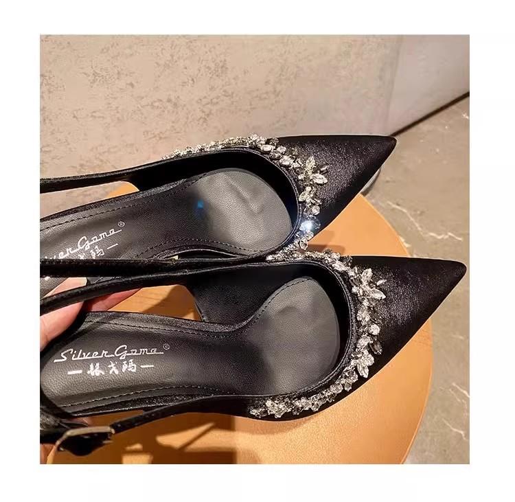 White rhinestone high heels women s stilettos 2025 summer new French pointed beautiful sandals sexy royal sister single shoes 34
White rhinestone high heels women s stilettos 2025 summer new French pointed beautiful sandals sexy royal sister single shoes 34
