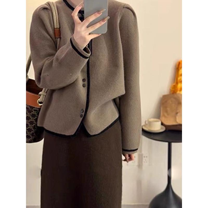 Red collar bow sweater jacket women s autumn and winter lazy wind thickened knitted cardigan top XL верблюд
Red collar bow sweater jacket women s autumn and winter lazy wind thickened knitted cardigan top XL верблюд