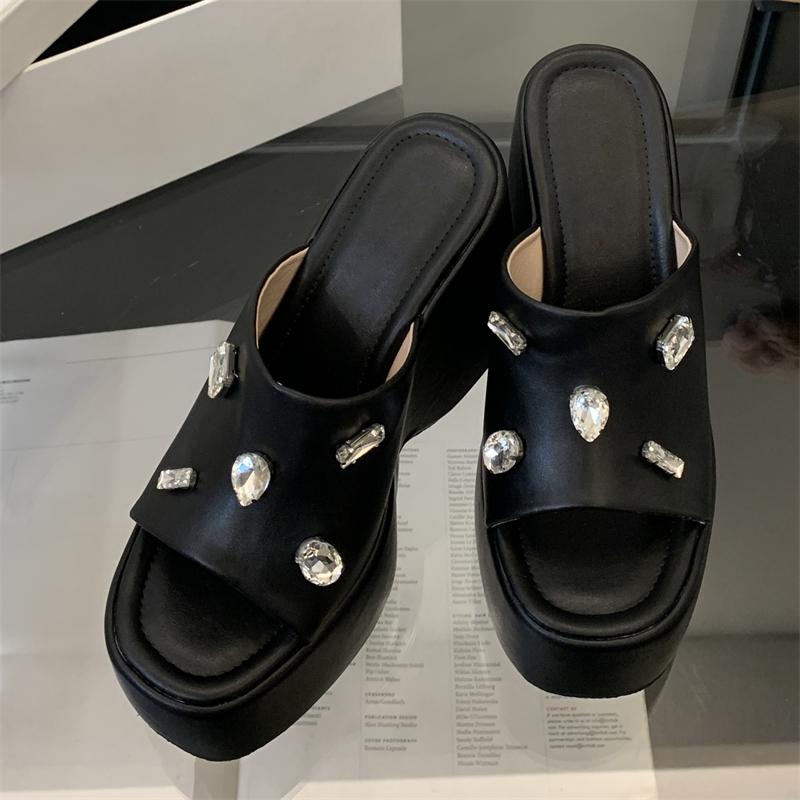 Fashion Eilyken CRYSTAL DIAMOND Solid Platform Wedges Women Slippers Summer Open Toe Thick Bottom High Heels Slide Shoes 35 чорний
Fashion Eilyken CRYSTAL DIAMOND Solid Platform Wedges Women Slippers Summer Open Toe Thick Bottom High Heels Slide Shoes 35 чорний