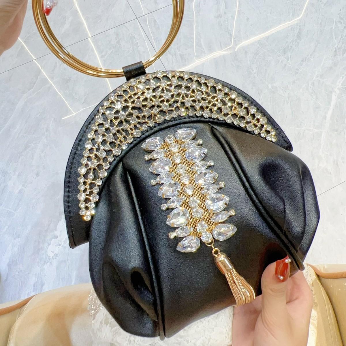 New Shiny Luxury Diamond Half-Circle Evening Bags Women Fashion Cloud Bag Crossbody Bag Wedding Party Tote Bolsos Para Mujer чёрный
New Shiny Luxury Diamond Half-Circle Evening Bags Women Fashion Cloud Bag Crossbody Bag Wedding Party Tote Bolsos Para Mujer чёрный