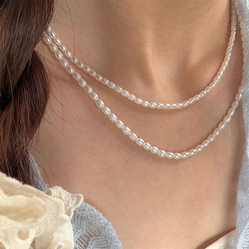 Retro pearl beaded magnetic necklace niche light luxury court style collarbone chain fashionable versatile temperament necklace
Retro pearl beaded magnetic necklace niche light luxury court style collarbone chain fashionable versatile temperament necklace