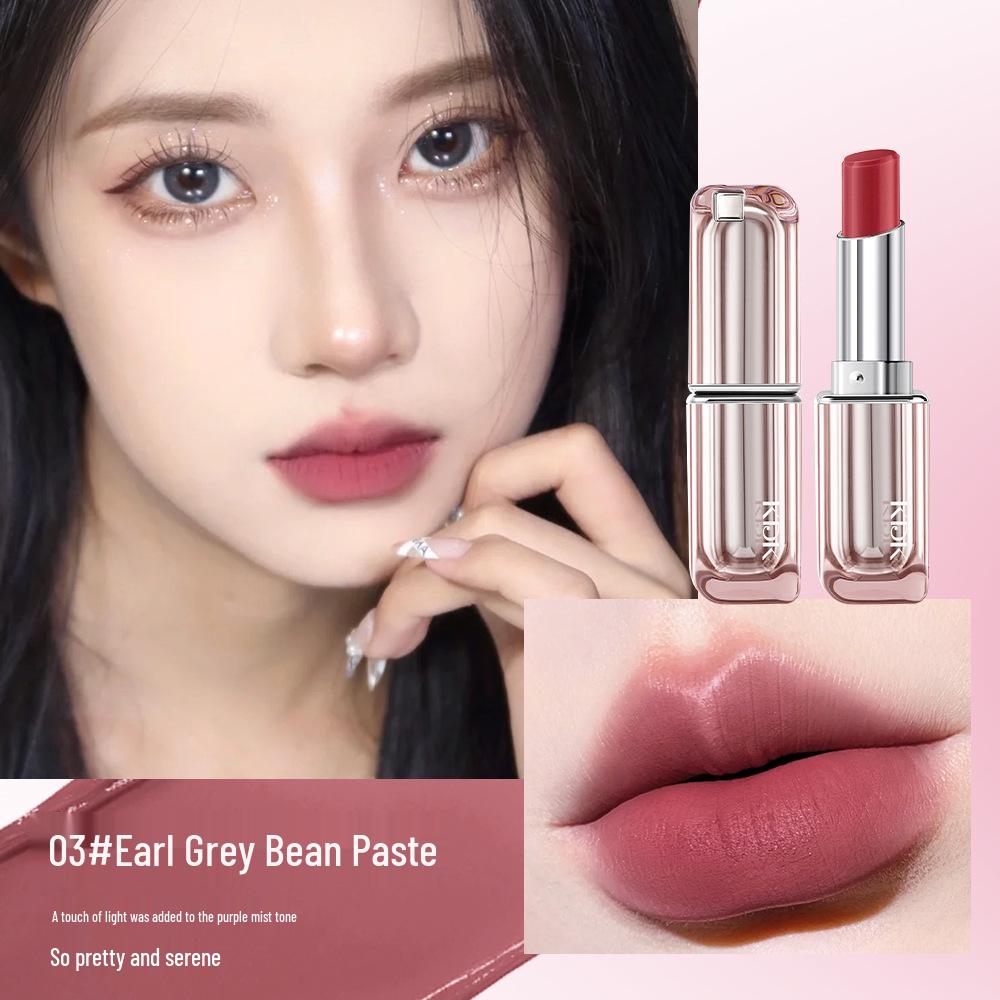 KDK Angel Velvet Color-Lock Нелипкая помада: Кремовый, увлажняющий, высокоглянцевый финиш, который подчеркивает ваш образ. 2.8g
KDK Angel Velvet Color-Lock Нелипкая помада: Кремовый, увлажняющий, высокоглянцевый финиш, который подчеркивает ваш образ. 2.8g