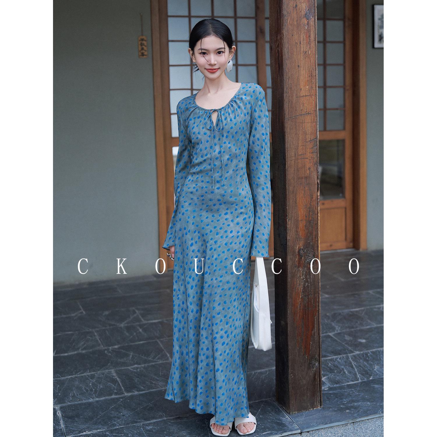 Elegant French Silk Bell Sleeve Dress - Slimming Mulberry Silk Long Dress for Women XL (up to 140 lbs)
Elegant French Silk Bell Sleeve Dress - Slimming Mulberry Silk Long Dress for Women XL (up to 140 lbs)