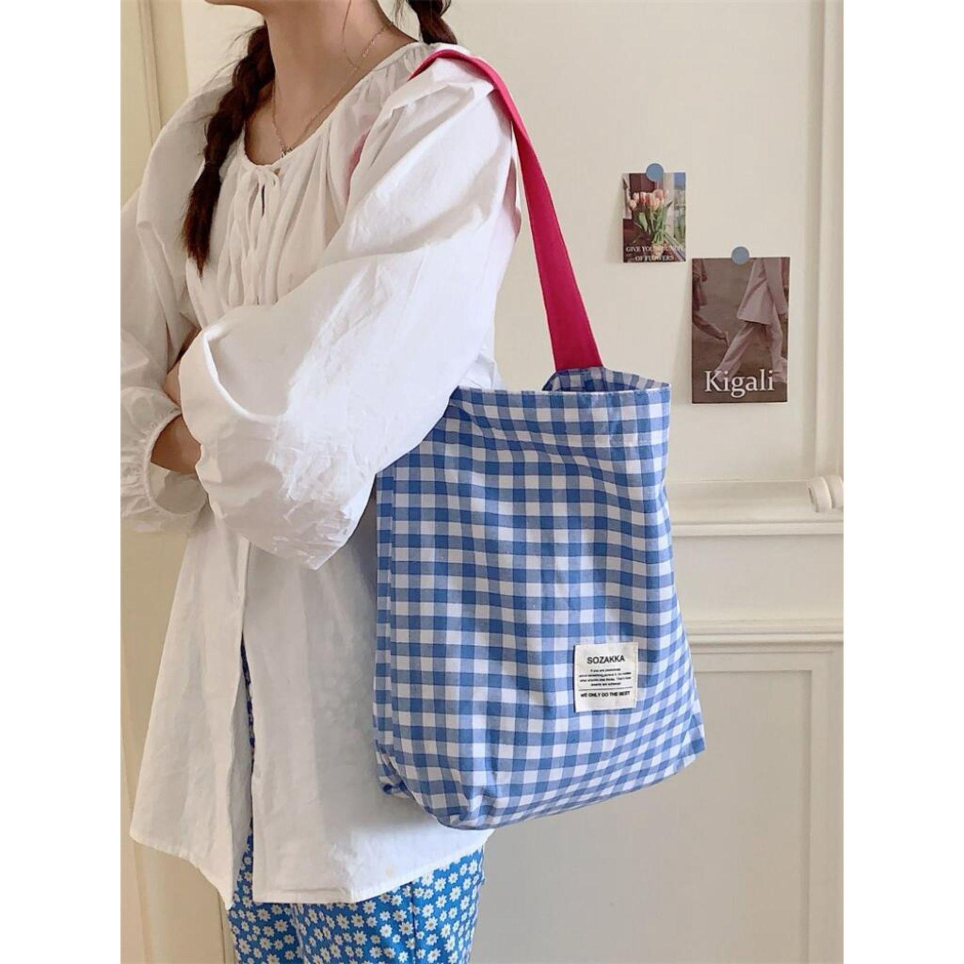 Маленькая свежая клетчатая холщовая сумка-мессенджер, подходящая для студентов колледжа для ношения на занятиях, на плече, для покупок, сумка-мессенджер, сумка синий
Маленькая свежая клетчатая холщовая сумка-мессенджер, подходящая для студентов колледжа для ношения на занятиях, на плече, для покупок, сумка-мессенджер, сумка синий