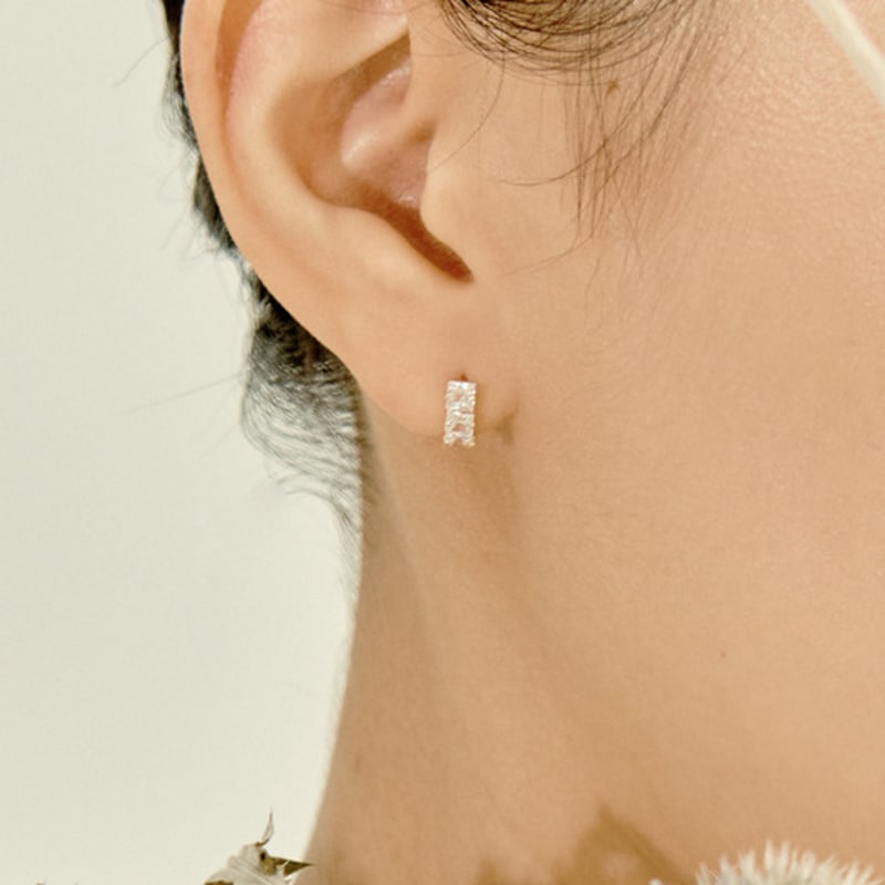 LUNNE 14k Square Q Curve Stud Earrings (14k Gold) #Cap07 Gold (pair)
LUNNE 14k Square Q Curve Stud Earrings (14k Gold) #Cap07 Gold (pair)