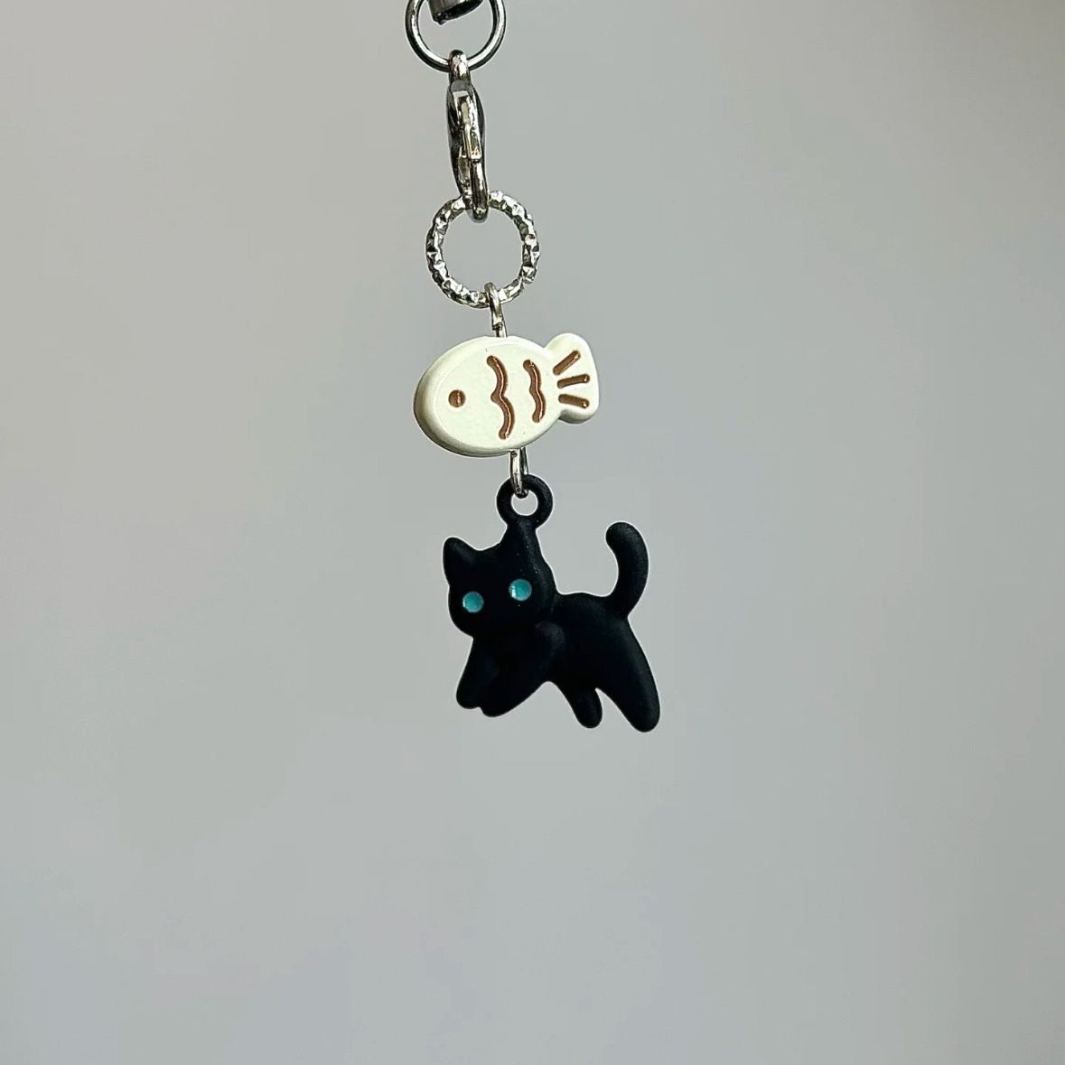 Black Cat Kawaii Y2K Phone Charms Pendant Cute Anime Key Chain Accessories For iP 15 CCD Camera Airpods Earphones Schoolbag New
Black Cat Kawaii Y2K Phone Charms Pendant Cute Anime Key Chain Accessories For iP 15 CCD Camera Airpods Earphones Schoolbag New