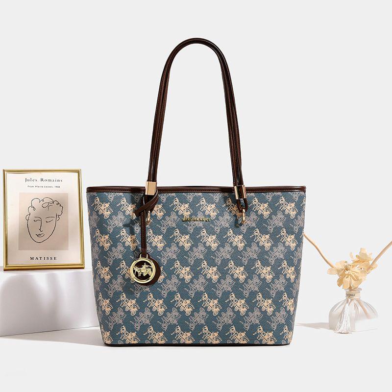 Hong Kong Brand Underarm Tote Bag Women 2025 New Arrival Fancy Large Capacity Work Commuter Shoulder Big Bag Blue
Hong Kong Brand Underarm Tote Bag Women 2025 New Arrival Fancy Large Capacity Work Commuter Shoulder Big Bag Blue