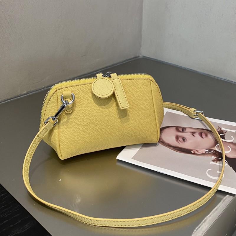 High End Minimalist Retro Crossbody Bag With Versatile Temperament Fashionable Stylish Handbag Shoulder
High End Minimalist Retro Crossbody Bag With Versatile Temperament Fashionable Stylish Handbag Shoulder