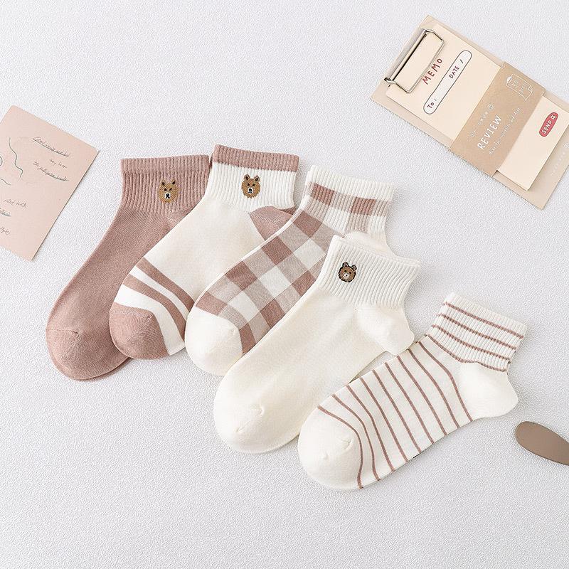 Ladies Spring and Summer Thin Style All Fashion Bear Embroidery Lovely Cartoon Breathable Short Tube Socks 1 pair
Ladies Spring and Summer Thin Style All Fashion Bear Embroidery Lovely Cartoon Breathable Short Tube Socks 1 pair