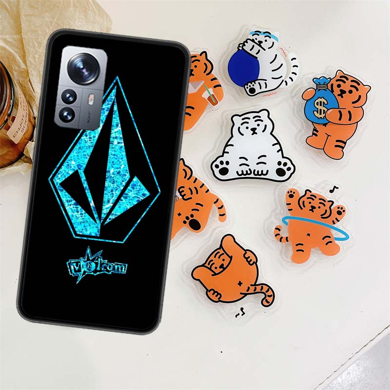 Volcom Logo Phone Case For Xiaomi Poco X7 F6 F5 Pro F7 14 Ultra Mi 15 11 Lite F3 M6 M5S M4 11T 10T Pro Cover Capa Xiaomi Poco X6 Pro
Volcom Logo Phone Case For Xiaomi Poco X7 F6 F5 Pro F7 14 Ultra Mi 15 11 Lite F3 M6 M5S M4 11T 10T Pro Cover Capa Xiaomi Poco X6 Pro