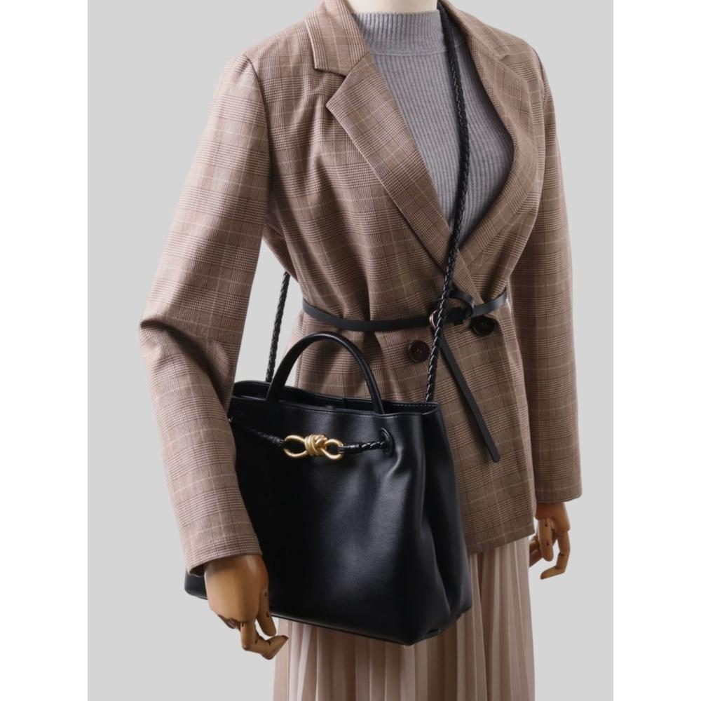 2025 Нова Модна Сумка з Повної Шкіри з Металевою Пряжкою-Мотузкою Високоякісна Шкіра Корови Ручна Сумка на Плече Плетіння Універсальна 32x12x24cm вина червоного кольору
2025 Нова Модна Сумка з Повної Шкіри з Металевою Пряжкою-Мотузкою Високоякісна Шкіра Корови Ручна Сумка на Плече Плетіння Універсальна 32x12x24cm вина червоного кольору