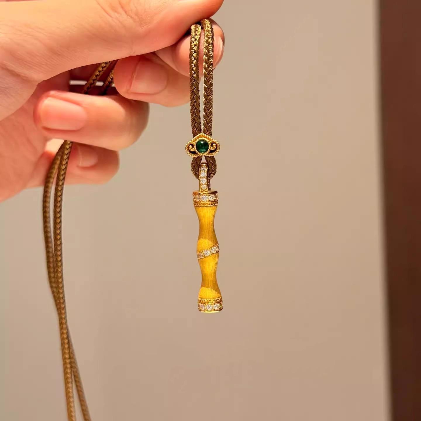 Classic Craftsm Bamboo Knot Pendant Brown Braided Rope Long Necklace New in Chinese style Sweater Chain Exquisite Jewelry Gift золотой
Classic Craftsm Bamboo Knot Pendant Brown Braided Rope Long Necklace New in Chinese style Sweater Chain Exquisite Jewelry Gift золотой