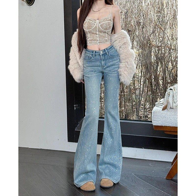 Women s Plus Size High Waist Light Blue Flare Jeans with Star Pattern - Elastic, Slimming, Body Shaping. Plus Size 2XL
Women s Plus Size High Waist Light Blue Flare Jeans with Star Pattern - Elastic, Slimming, Body Shaping. Plus Size 2XL