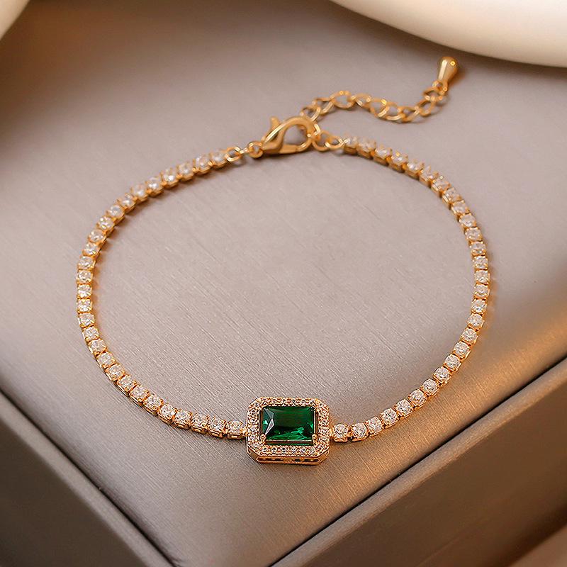 Minimalist Diamond-Set Adjustable Geometric Bracelet – European & American High-End Fashion Jewelry
Minimalist Diamond-Set Adjustable Geometric Bracelet – European & American High-End Fashion Jewelry