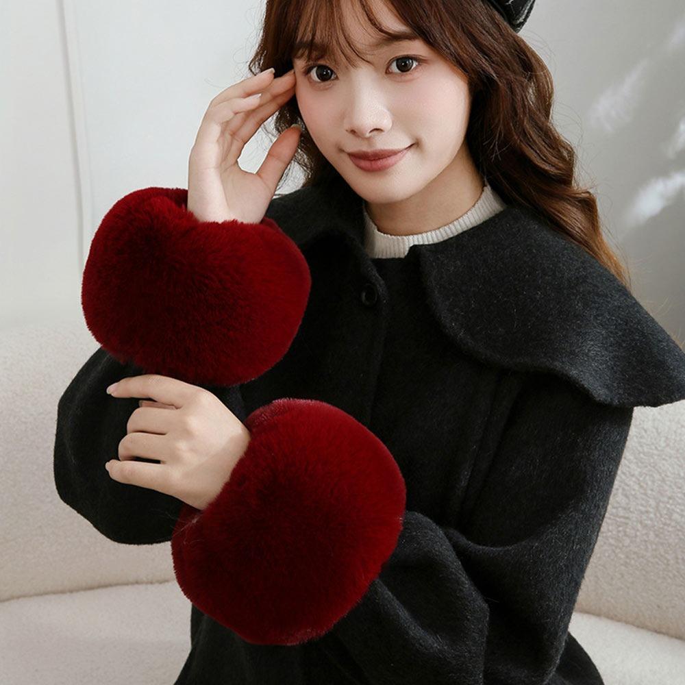 Faux Fur Women s Wrist Cuffs Furry Wristbands Fashion Arm Warmers for Women вина червоного кольору
Faux Fur Women s Wrist Cuffs Furry Wristbands Fashion Arm Warmers for Women вина червоного кольору