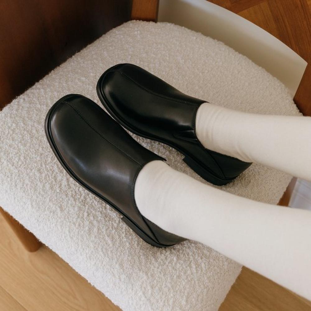 Elizabeth Stewart Basic Banding Clog Loafer Ebal157509 Braun/250
Elizabeth Stewart Basic Banding Clog Loafer Ebal157509 Braun/250