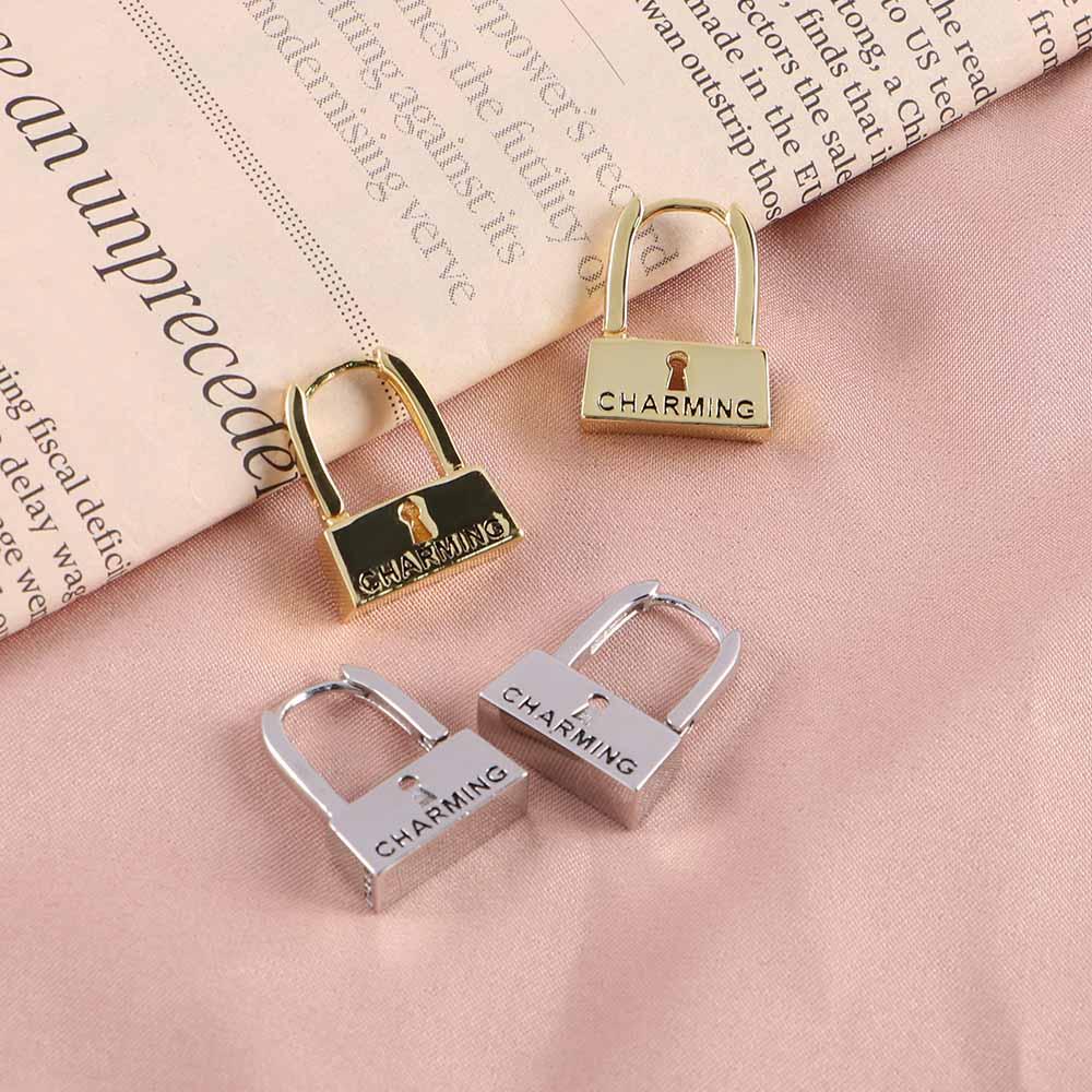 Copper Unique Trendy Fashion Jewelry Lock Earrings Women Hoop Earrings Korean Style Ear Buckle золотой
Copper Unique Trendy Fashion Jewelry Lock Earrings Women Hoop Earrings Korean Style Ear Buckle золотой