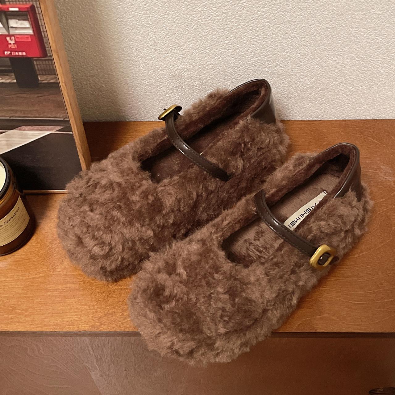 Толстоподошвенные пушистые туфли для женской верхней одежды 2025 новая осенне-зимняя бархатная модная универсальная обувь Мэри Джейн из хлопка на одном ремешке для ленивых 35 коричневый
Толстоподошвенные пушистые туфли для женской верхней одежды 2025 новая осенне-зимняя бархатная модная универсальная обувь Мэри Джейн из хлопка на одном ремешке для ленивых 35 коричневый