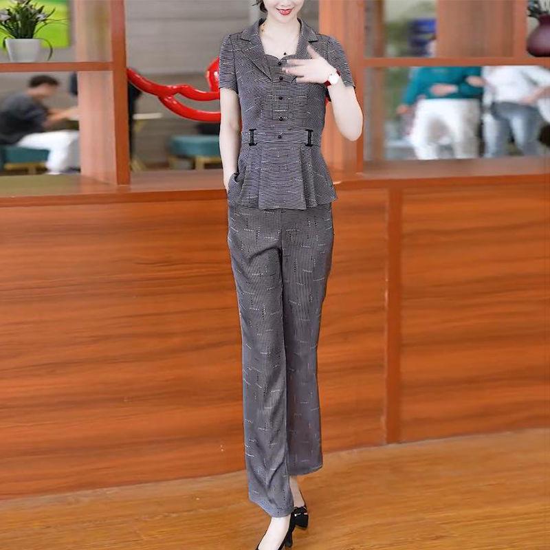Women s Summer Short Sleeve Top & Pants Professional Two-Piece Set XL for 115-125 lbs
Women s Summer Short Sleeve Top & Pants Professional Two-Piece Set XL for 115-125 lbs