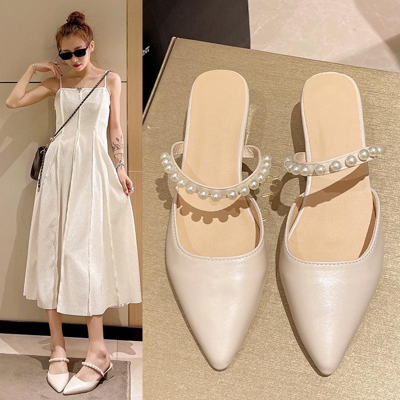 2025 new Internet celebrity lazy pointed thick heel versatile rivet bag head half slippers women summer wear fashion cool slippers 35
2025 new Internet celebrity lazy pointed thick heel versatile rivet bag head half slippers women summer wear fashion cool slippers 35