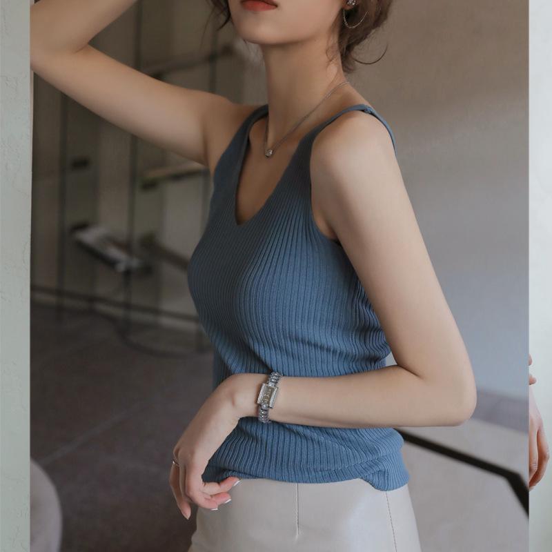 Чорний в язаний топ-майка без рукавів з V-подібним вирізом - Вільний літній крій One Size, Suitable for 70-135 kg
Чорний в язаний топ-майка без рукавів з V-подібним вирізом - Вільний літній крій One Size, Suitable for 70-135 kg