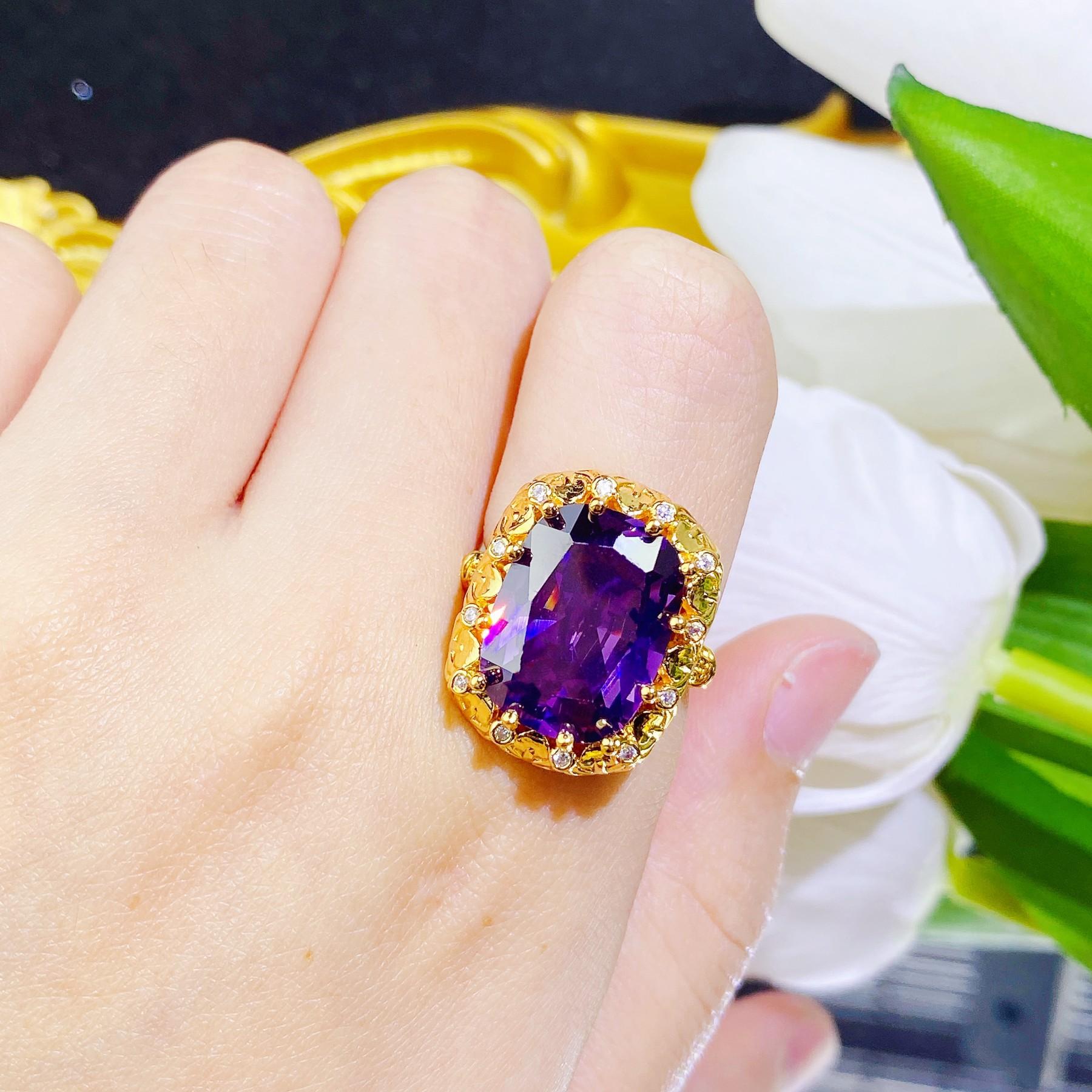 2026 Vintage Court Wind Color Treasure Super Flash High Carbon Diamond Yellow Diamond Ring Purple Zirconium Earrings Pendant
2026 Vintage Court Wind Color Treasure Super Flash High Carbon Diamond Yellow Diamond Ring Purple Zirconium Earrings Pendant