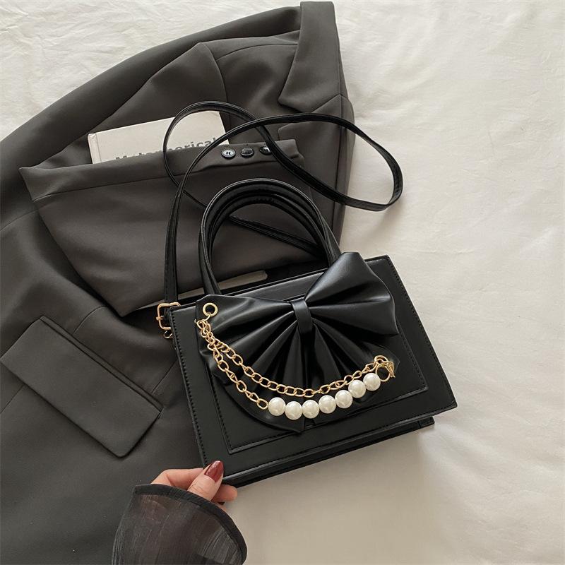 Elegant Pleated Bow Design PU Shoulder Bags for Women Solid Color Pearl Chain Ladies Crossbody Bag Simple Female Square Handbags чёрный
Elegant Pleated Bow Design PU Shoulder Bags for Women Solid Color Pearl Chain Ladies Crossbody Bag Simple Female Square Handbags чёрный