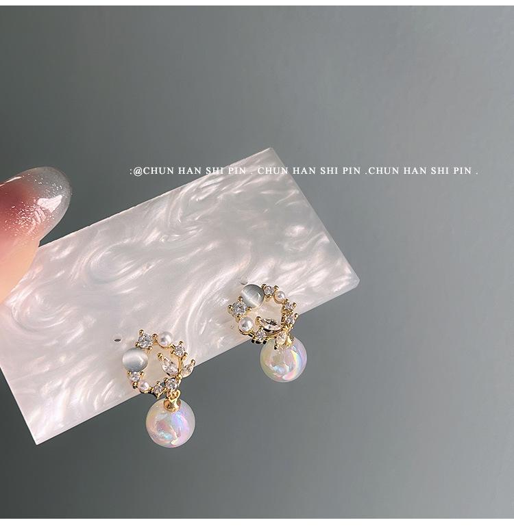 Mermaid Ji Pearl Ear Clips, Ear Piercing Free Premium Opal Flower Earrings Sweet Versatile Mosquito Coil Disc Ear Bone Clips
Mermaid Ji Pearl Ear Clips, Ear Piercing Free Premium Opal Flower Earrings Sweet Versatile Mosquito Coil Disc Ear Bone Clips