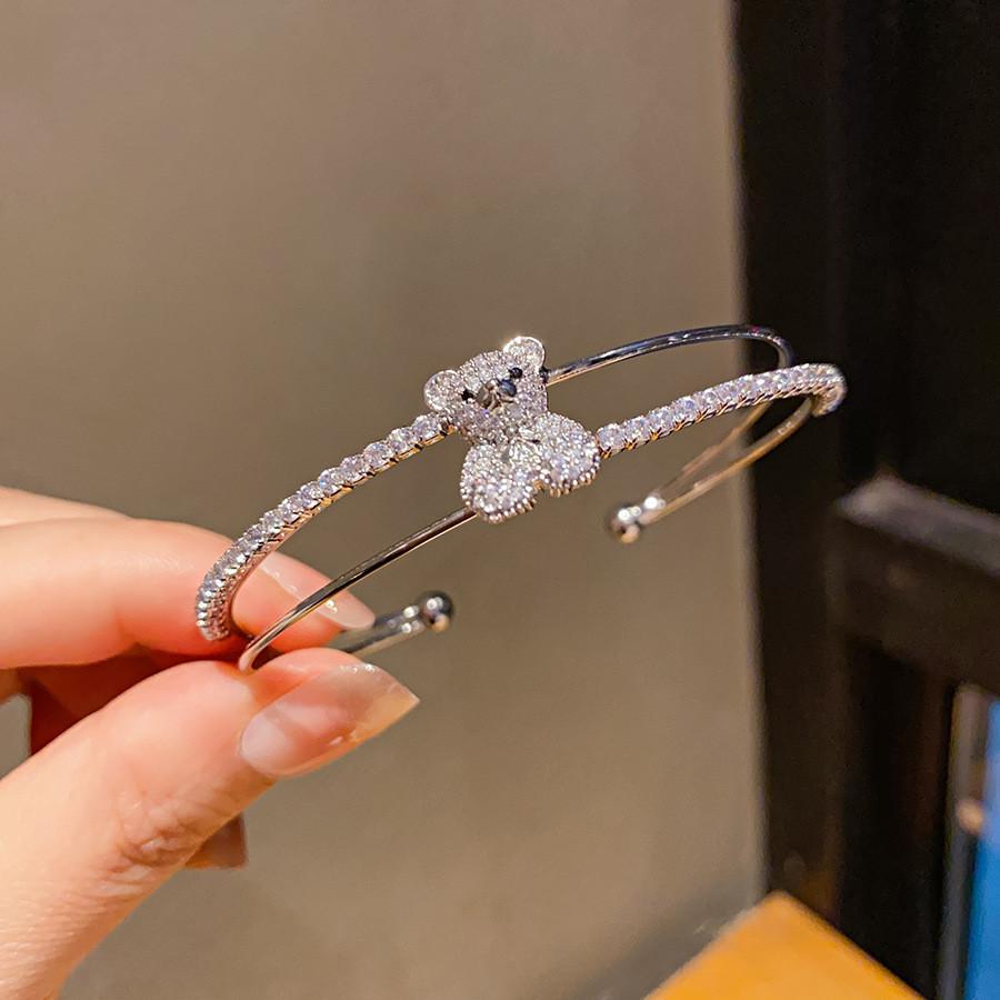 Zircon Bear Jewelry Double Layer Light Luxury Bracelet For Casual Wear срібний
Zircon Bear Jewelry Double Layer Light Luxury Bracelet For Casual Wear срібний
