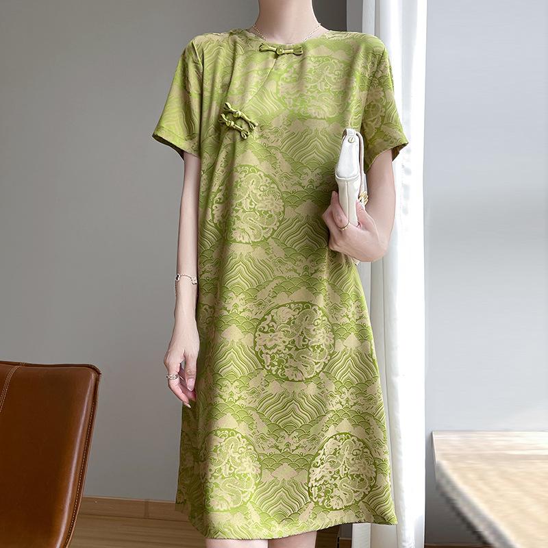 New Summer Short-sleeved Dress for Women Acetic Acid Satin New Chinese Style Fashionable Casual Mid-length Temperament Skirt XXXXL чорний
New Summer Short-sleeved Dress for Women Acetic Acid Satin New Chinese Style Fashionable Casual Mid-length Temperament Skirt XXXXL чорний