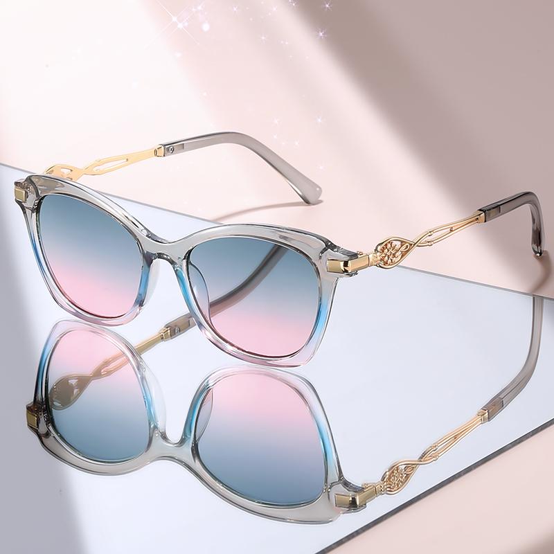 2026 Trend Vintage Cat-Eye Sunglasses: Black Frame with Decorative Gold Accents, Classic Design for Beach & Fashion Outfits
2026 Trend Vintage Cat-Eye Sunglasses: Black Frame with Decorative Gold Accents, Classic Design for Beach & Fashion Outfits