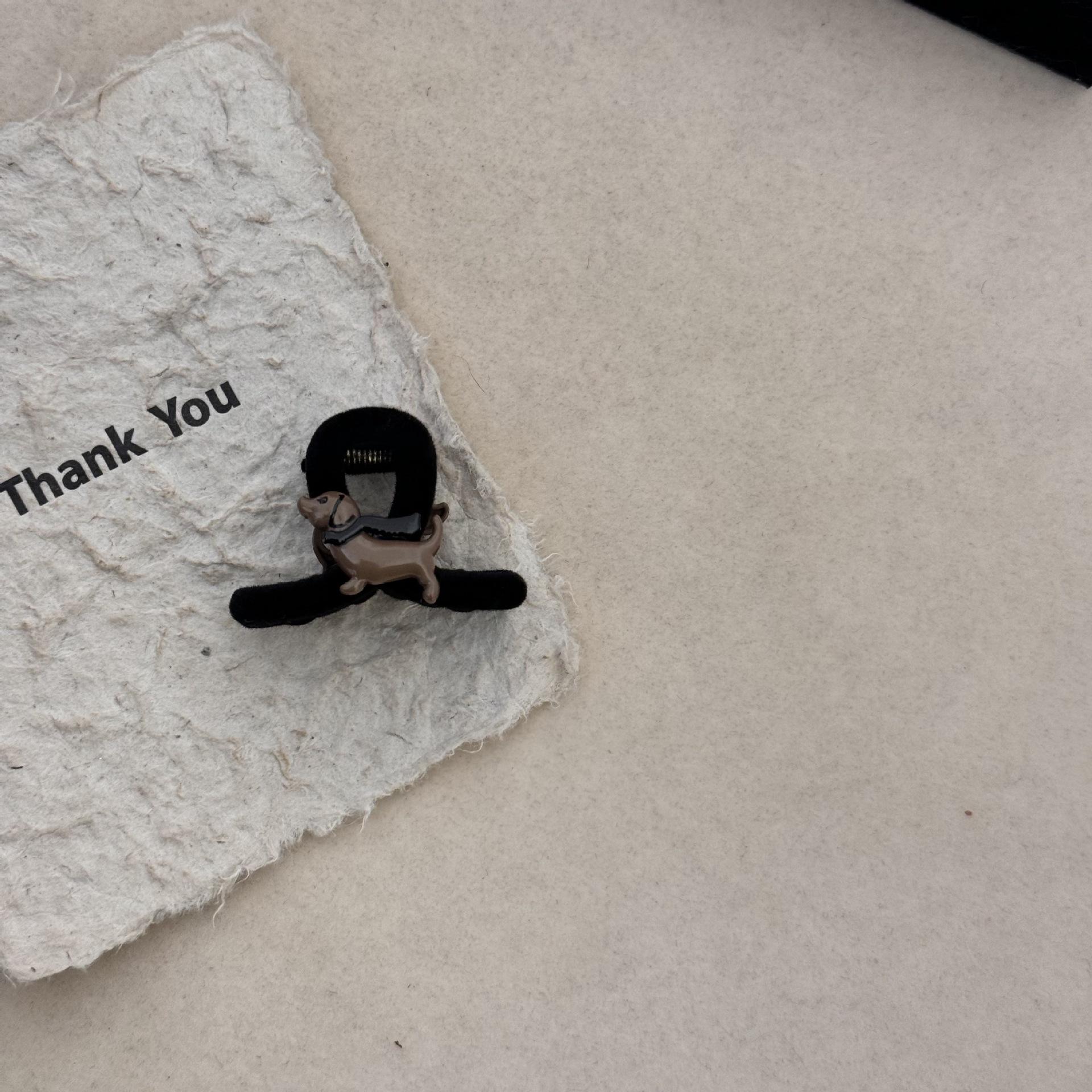 Корейская милая заколка для волос в виде таксы для девочек - Сладкий темперамент, боковой зажим для челки или полусобранных волос
Корейская милая заколка для волос в виде таксы для девочек - Сладкий темперамент, боковой зажим для челки или полусобранных волос