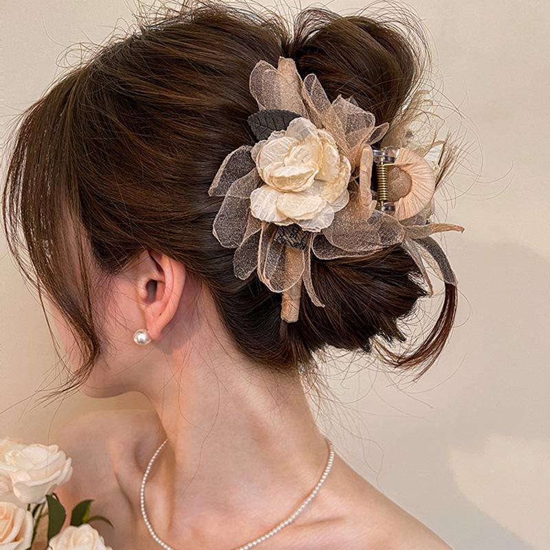 Mesh Flower Leaf Updo Clip: Mori-Style Retro Shark Hair Accessory 
Mesh Flower Leaf Updo Clip: Mori-Style Retro Shark Hair Accessory
