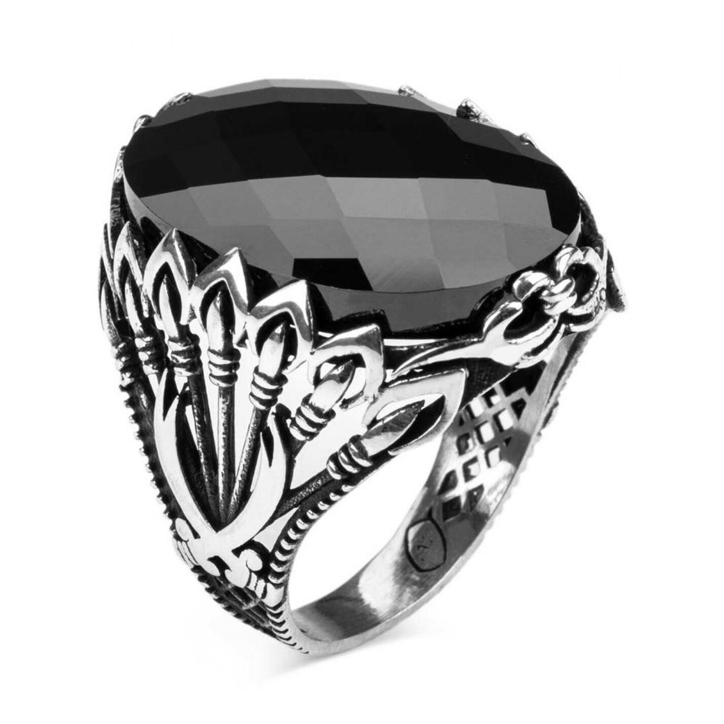 Мужское кольцо Zulfikar and Spear Motif с черным цирконом и камнем из стерлингового серебра
Мужское кольцо Zulfikar and Spear Motif с черным цирконом и камнем из стерлингового серебра